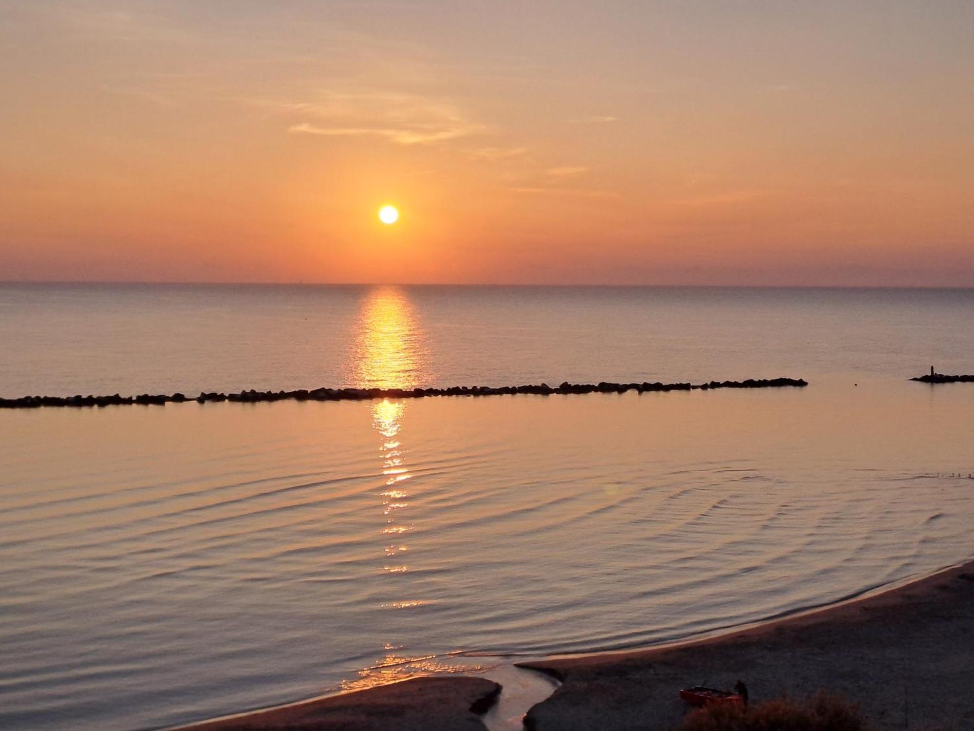 Апартаменты Attico Fronte Mare Мартинсикуро Экстерьер фото